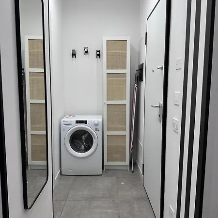 Ponchielli Loft דירה *